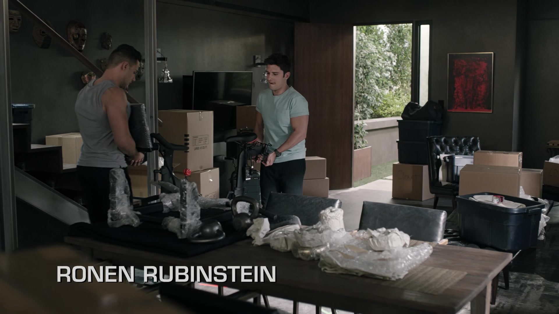 9-1-1_Lone_Star_S02E10_1080p_RRA_000396.jpg