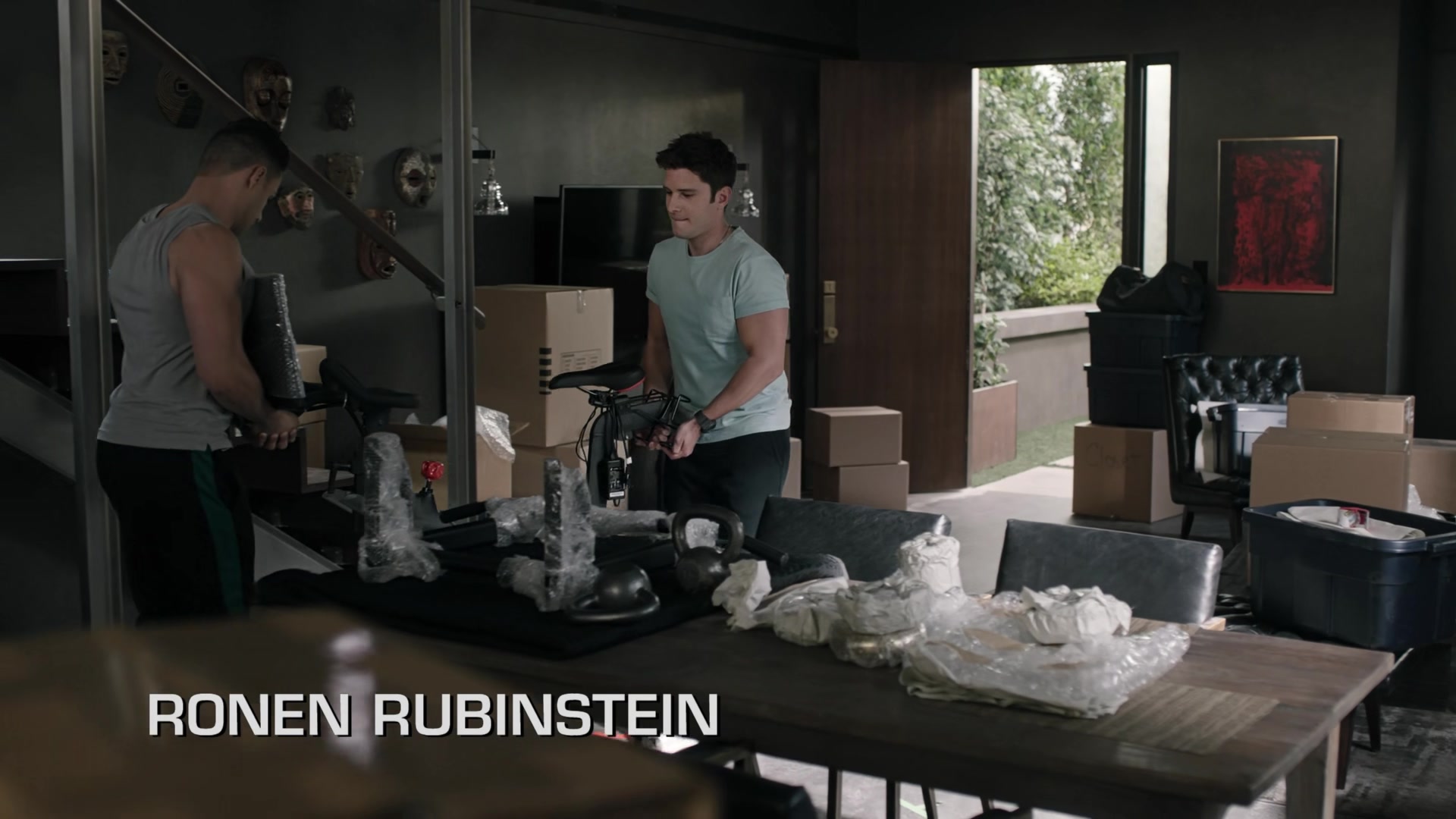 9-1-1_Lone_Star_S02E10_1080p_RRA_000398.jpg