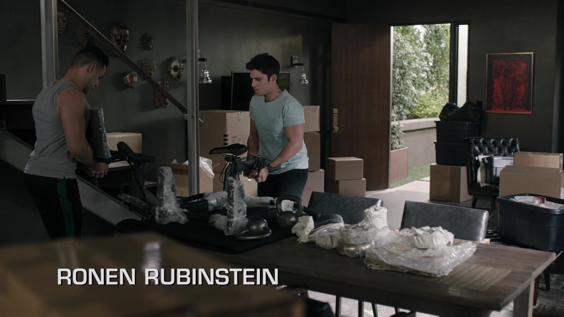 9-1-1_Lone_Star_S02E10_1080p_RRA_000399.jpg