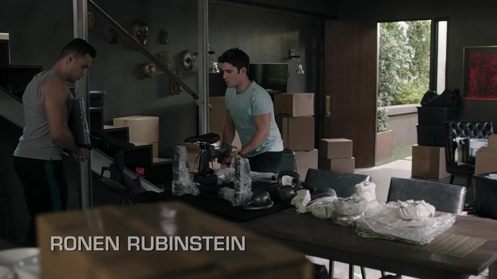 9-1-1_Lone_Star_S02E10_1080p_RRA_000401.jpg