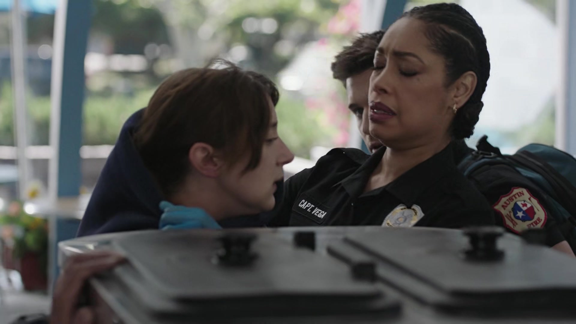 9-1-1_Lone_Star_S02E10_1080p_RRA_001176.jpg
