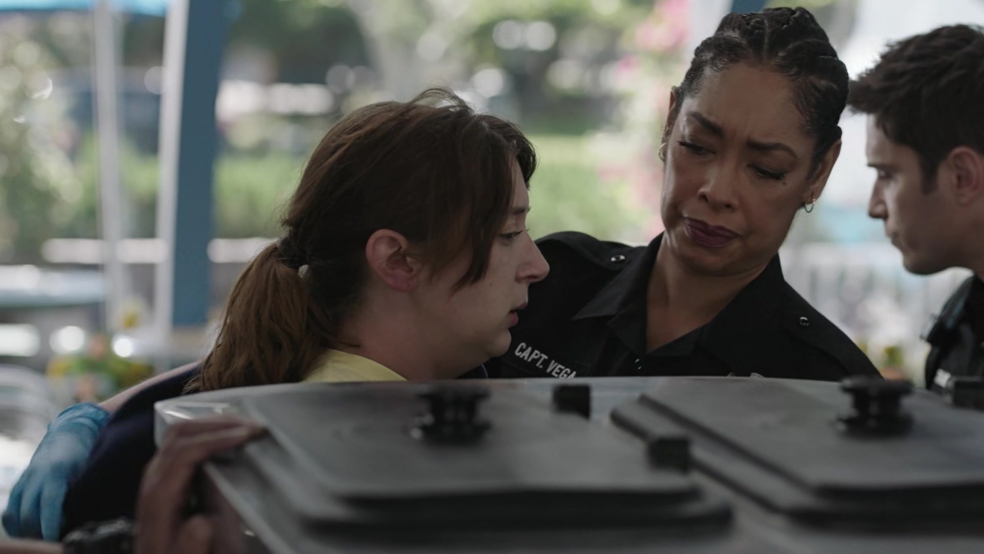 9-1-1_Lone_Star_S02E10_1080p_RRA_001180.jpg