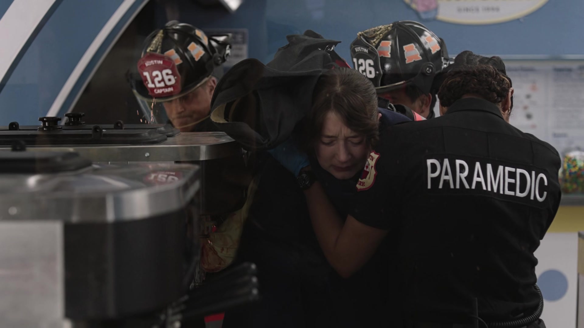 9-1-1_Lone_Star_S02E10_1080p_RRA_001304.jpg