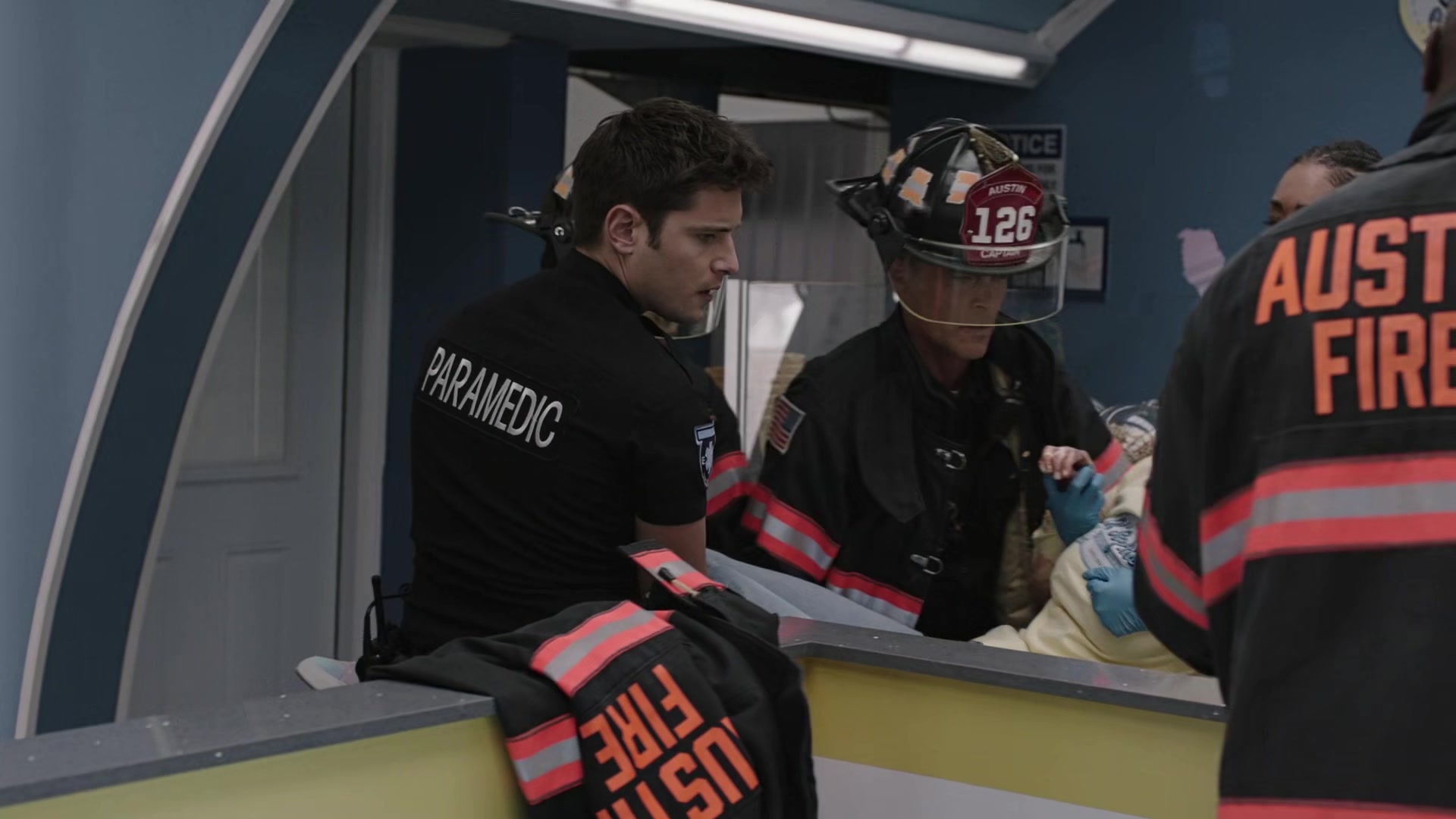 9-1-1_Lone_Star_S02E10_1080p_RRA_001429.jpg