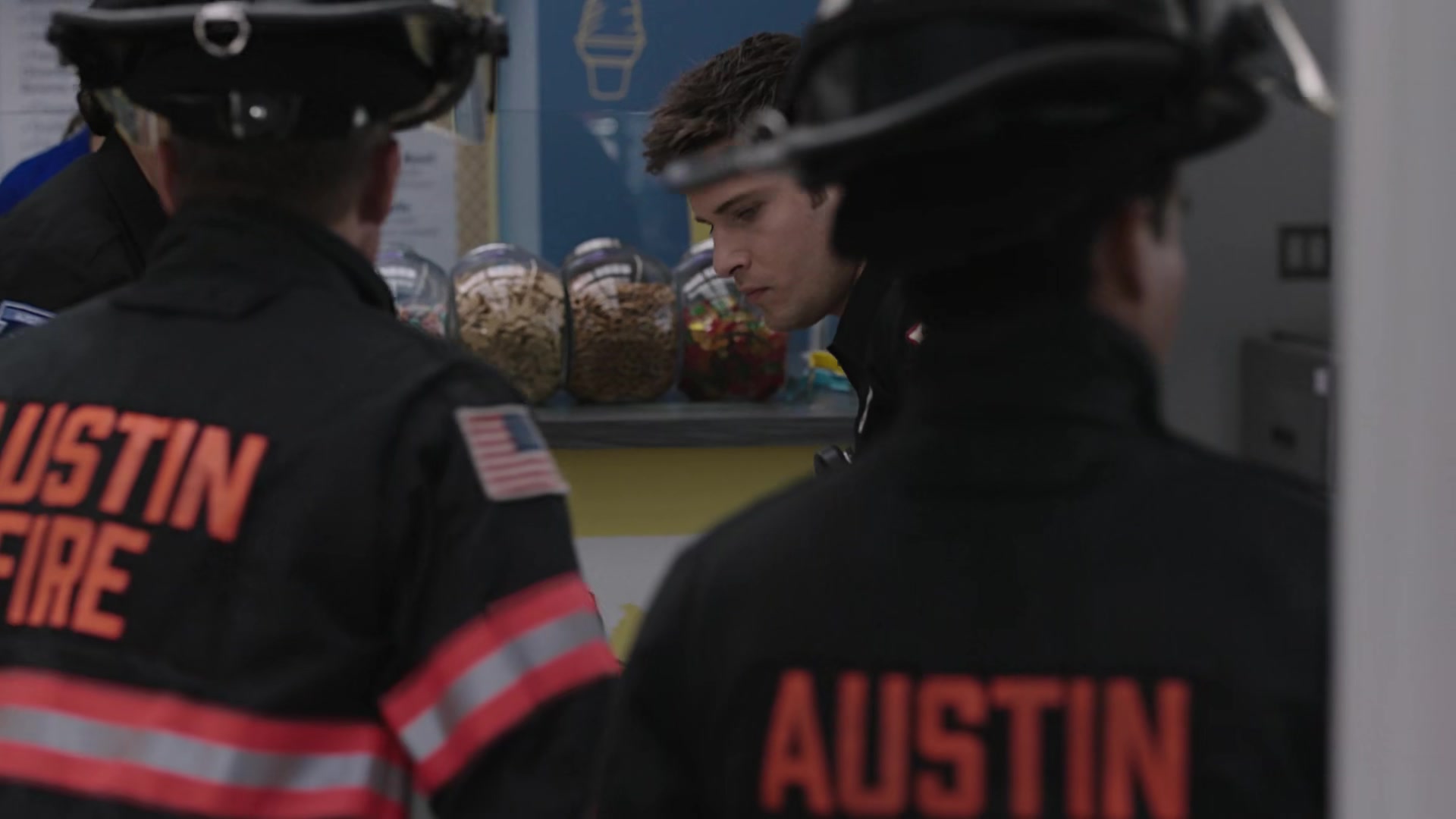 9-1-1_Lone_Star_S02E10_1080p_RRA_001433.jpg