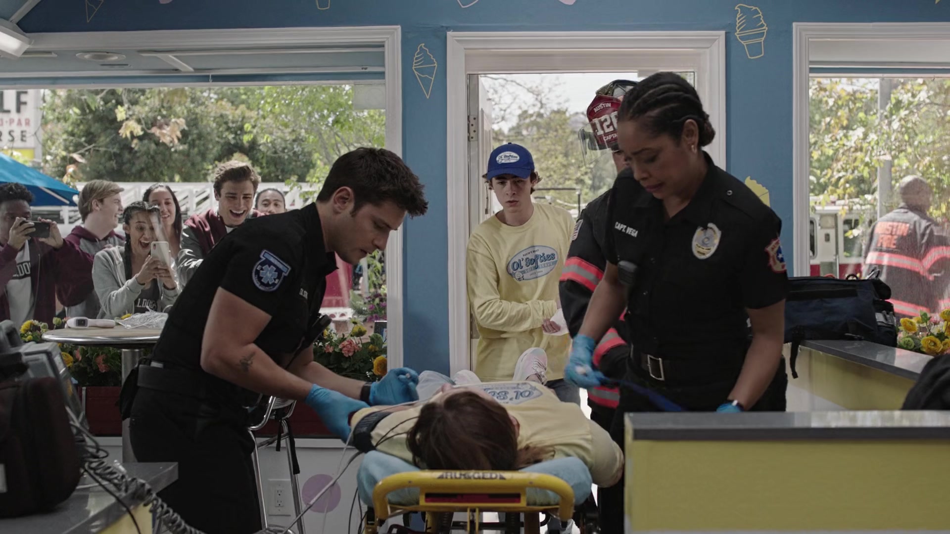9-1-1_Lone_Star_S02E10_1080p_RRA_001447.jpg