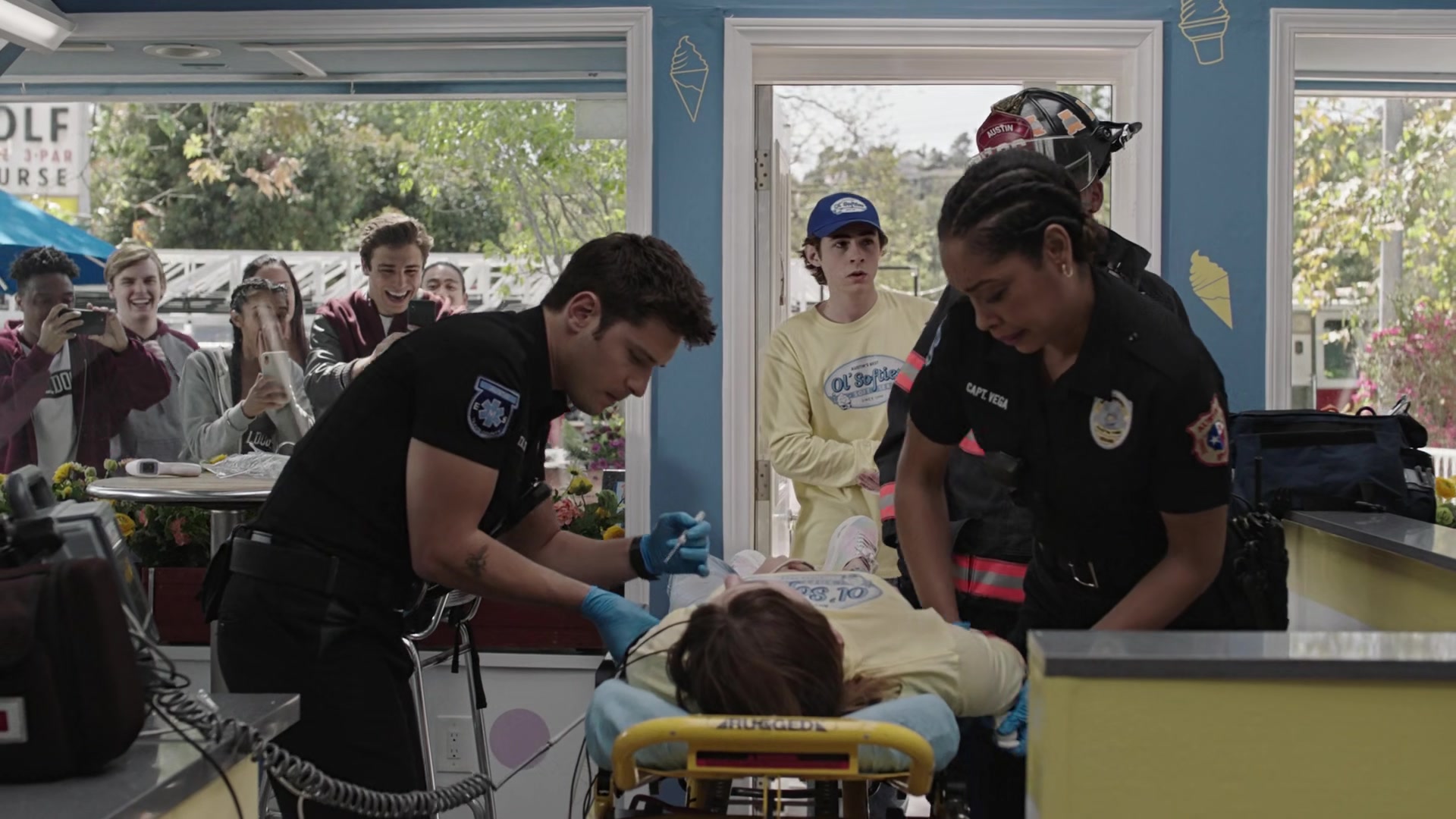 9-1-1_Lone_Star_S02E10_1080p_RRA_001449.jpg