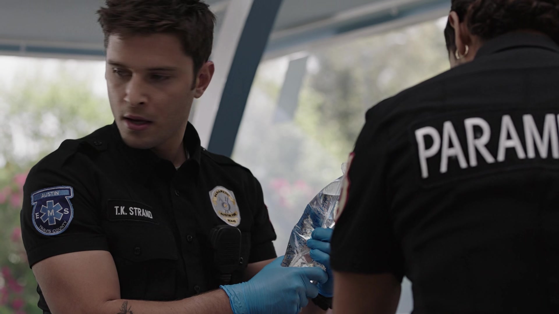 9-1-1_Lone_Star_S02E10_1080p_RRA_001521.jpg