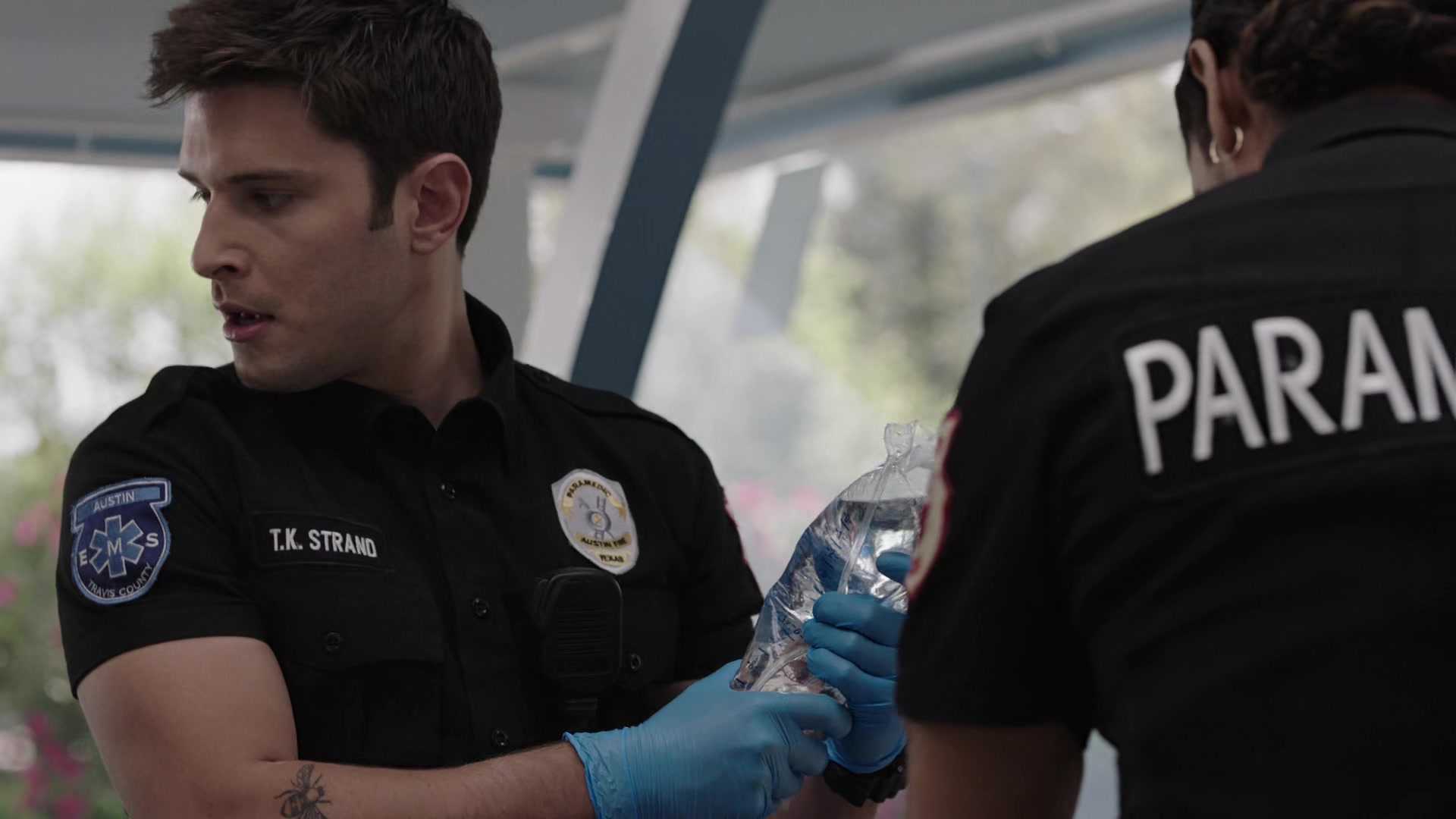 9-1-1_Lone_Star_S02E10_1080p_RRA_001522.jpg
