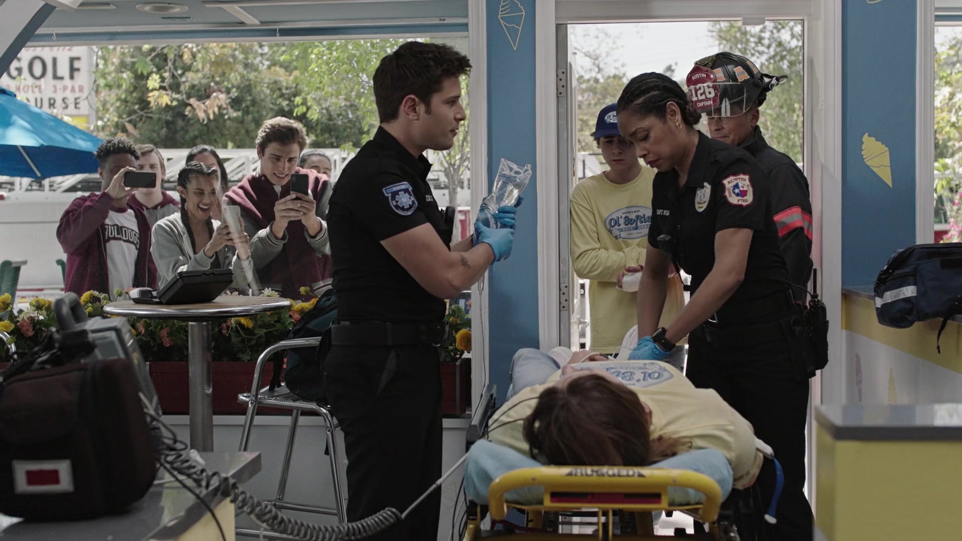 9-1-1_Lone_Star_S02E10_1080p_RRA_001525.jpg