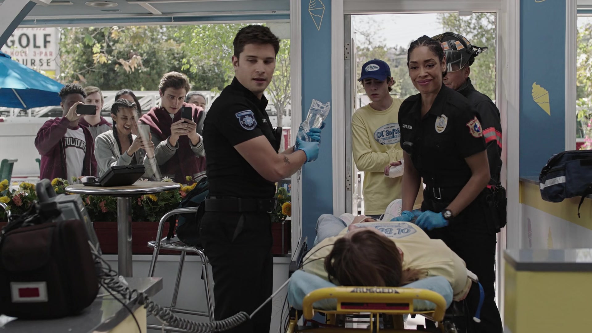 9-1-1_Lone_Star_S02E10_1080p_RRA_001527.jpg