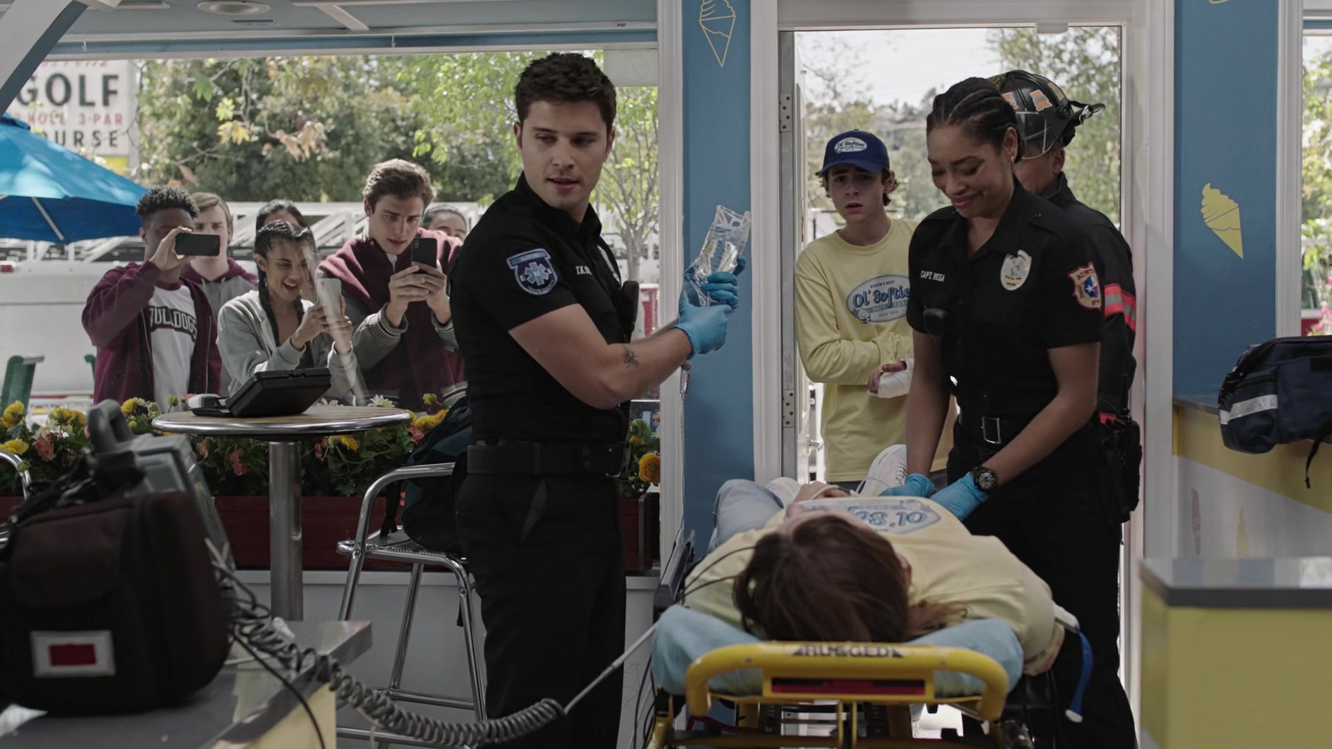 9-1-1_Lone_Star_S02E10_1080p_RRA_001528.jpg