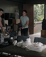 9-1-1_Lone_Star_S02E10_1080p_RRA_000394.jpg