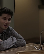 9-1-1_Lone_Star_S02E12_1080p_RRA_002549.jpg