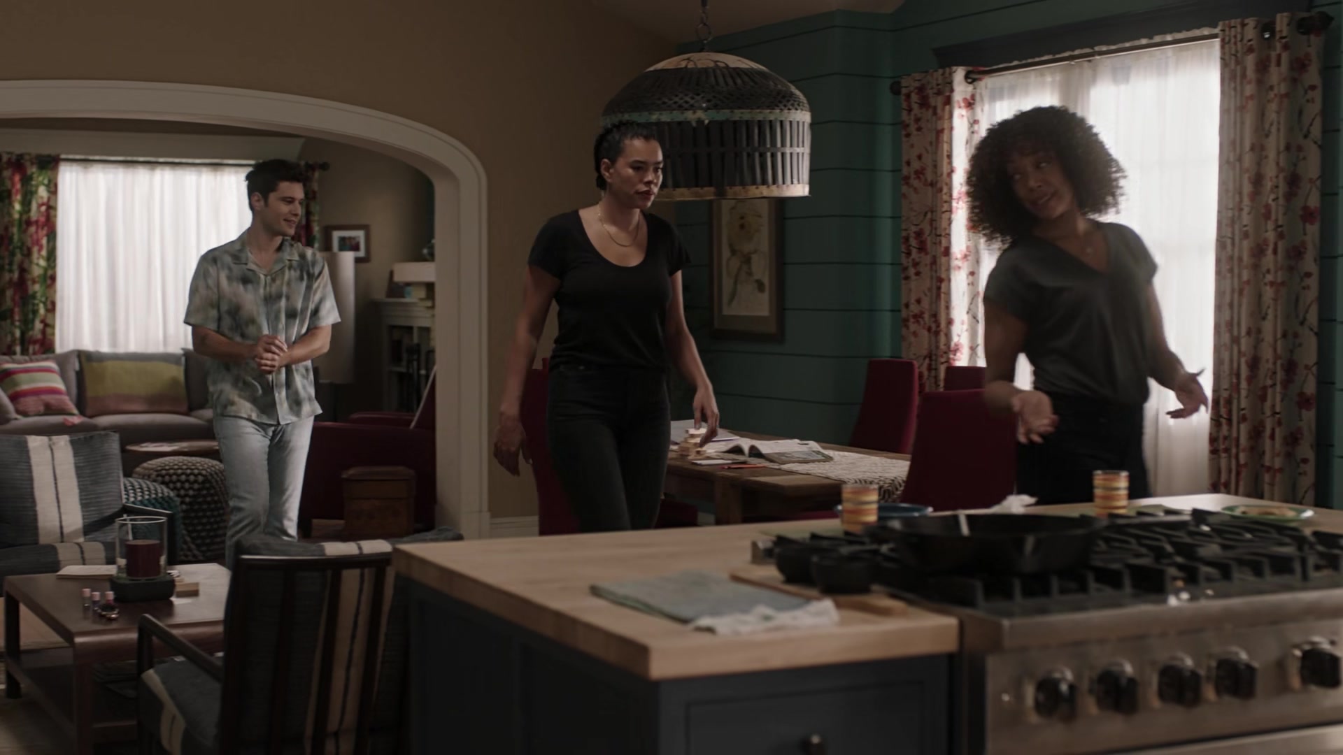 9-1-1_Lone_Star_S02E14_1080p_RRA_001399.jpg