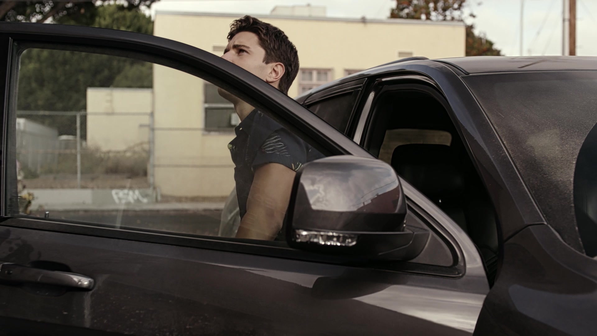 9-1-1_Lone_Star_S01E01_1080p_001803.jpg
