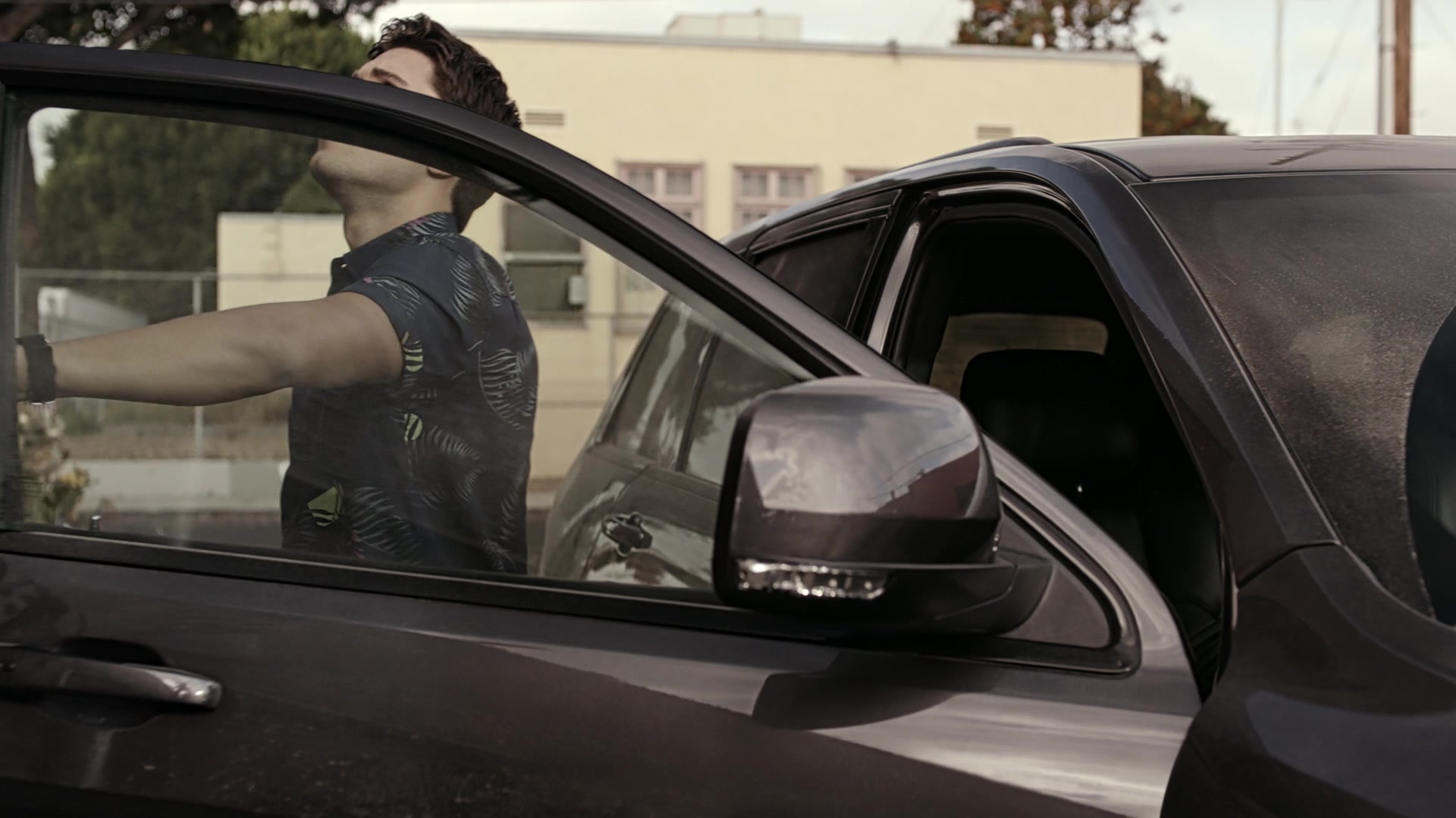 9-1-1_Lone_Star_S01E01_1080p_001808.jpg