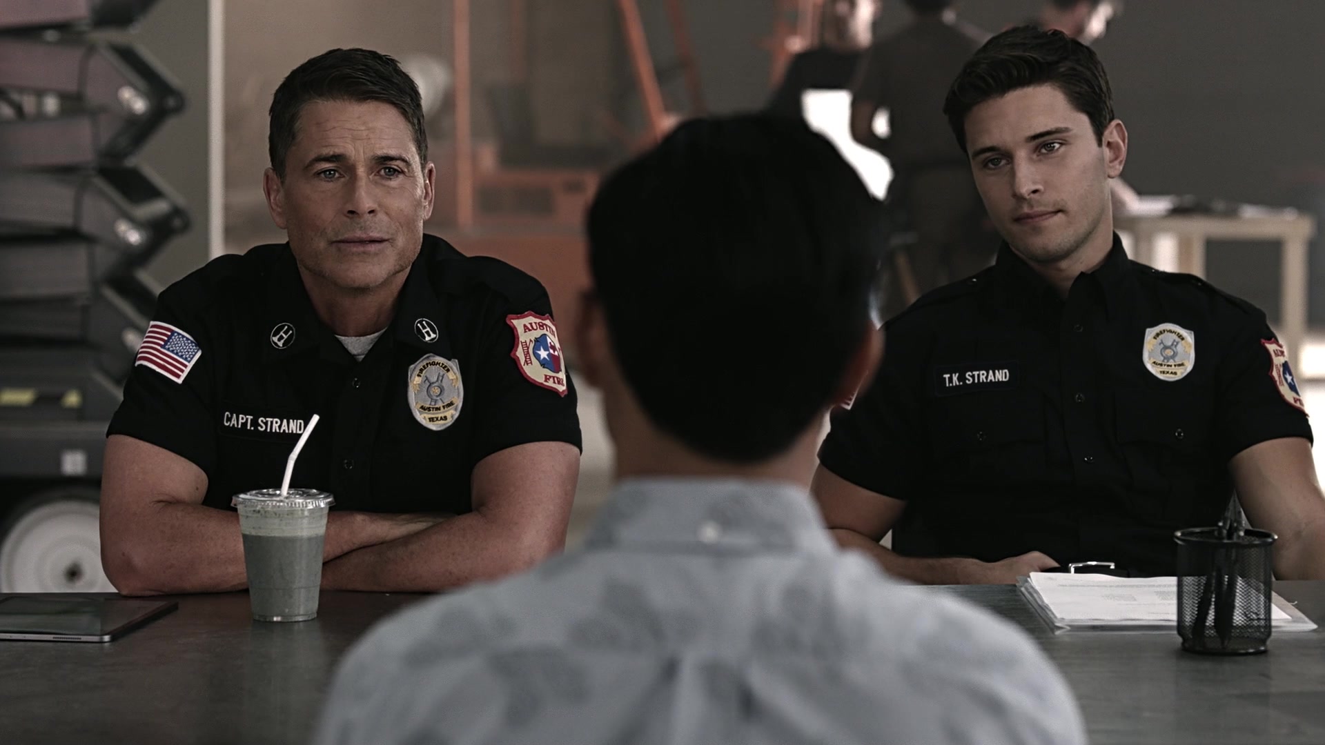 9-1-1_Lone_Star_S01E01_1080p_002146.jpg