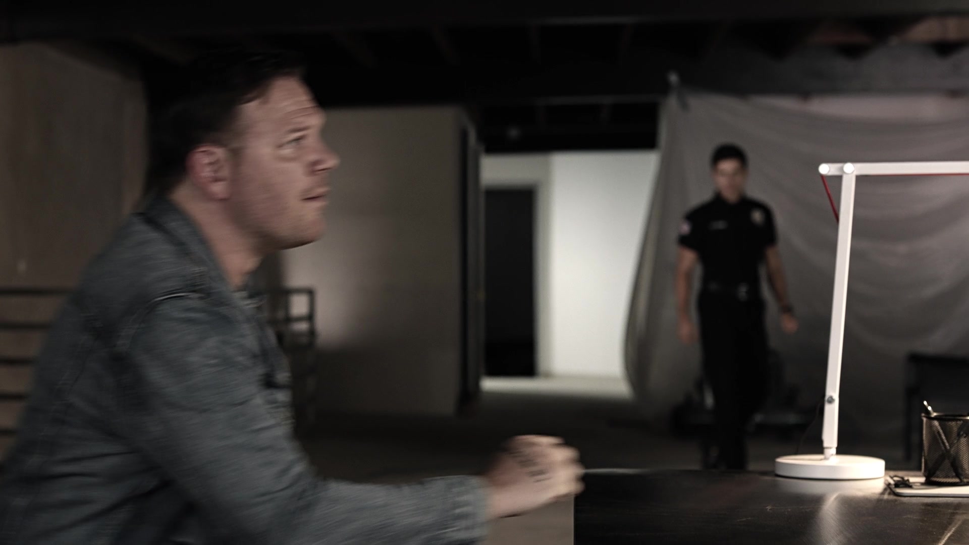 9-1-1_Lone_Star_S01E01_1080p_002761.jpg
