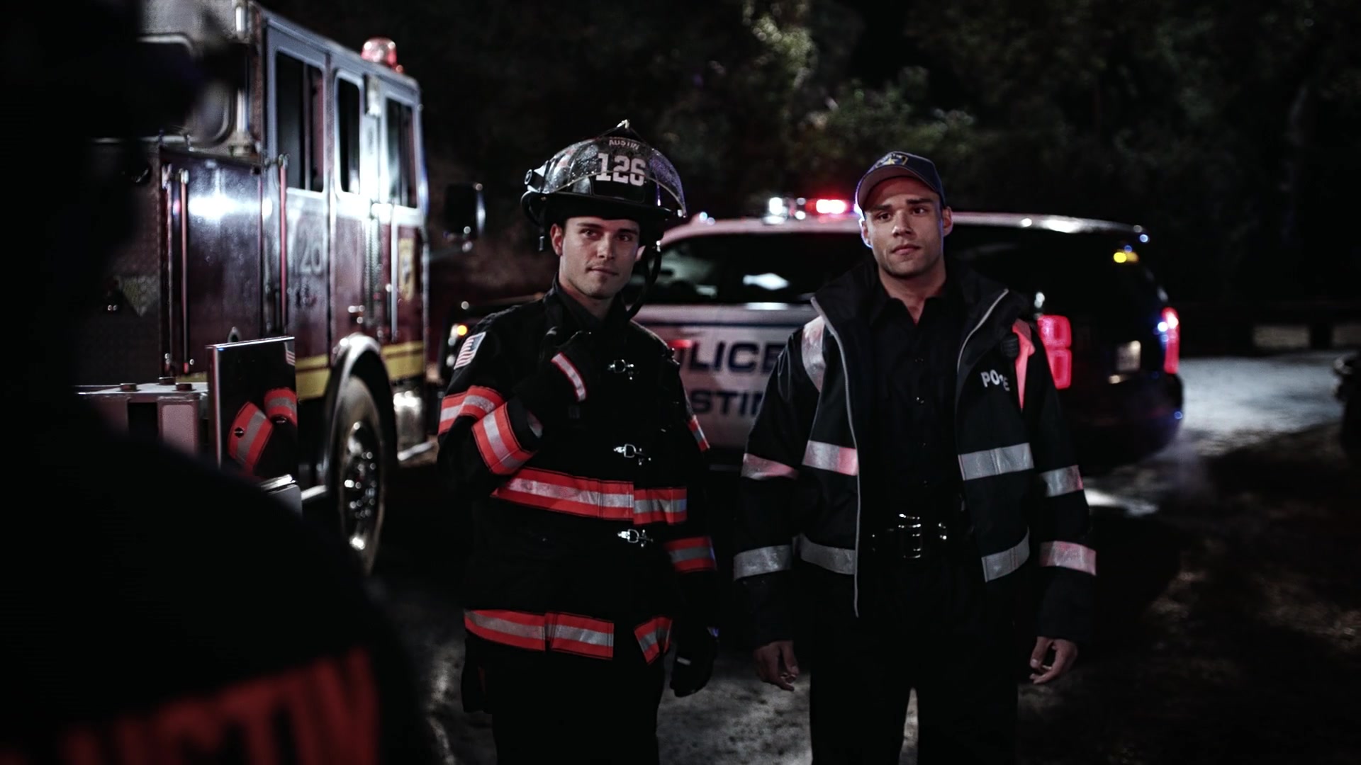 9-1-1_Lone_Star_S01E01_1080p_004905.jpg