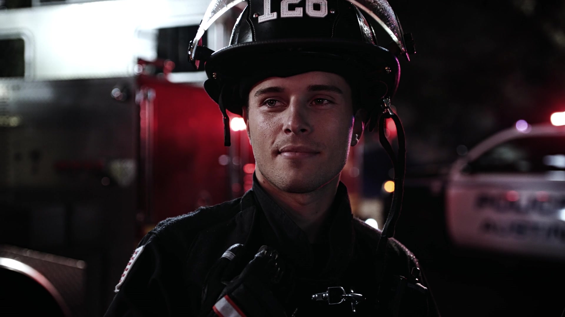 9-1-1_Lone_Star_S01E01_1080p_004929.jpg