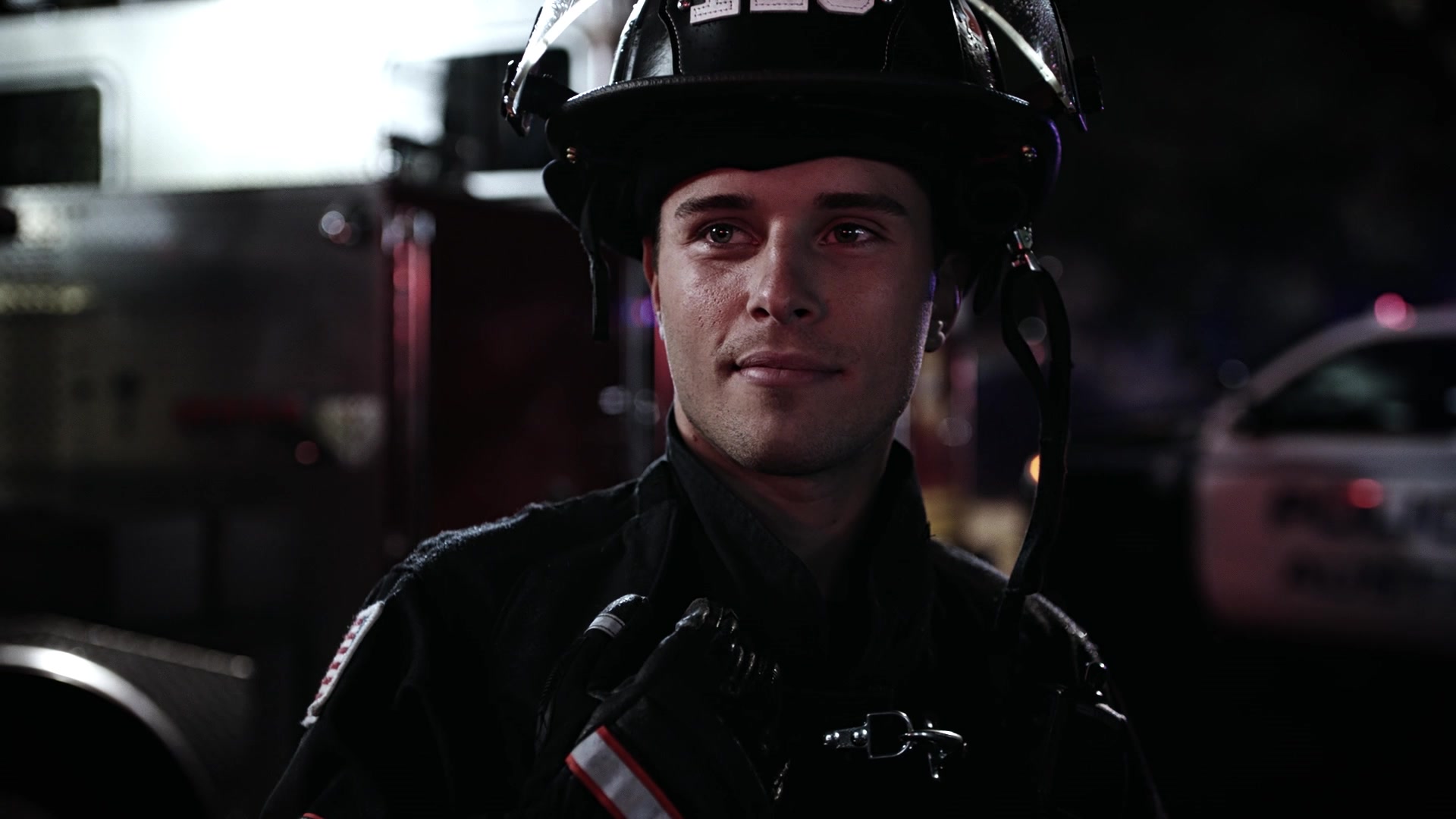 9-1-1_Lone_Star_S01E01_1080p_004934.jpg
