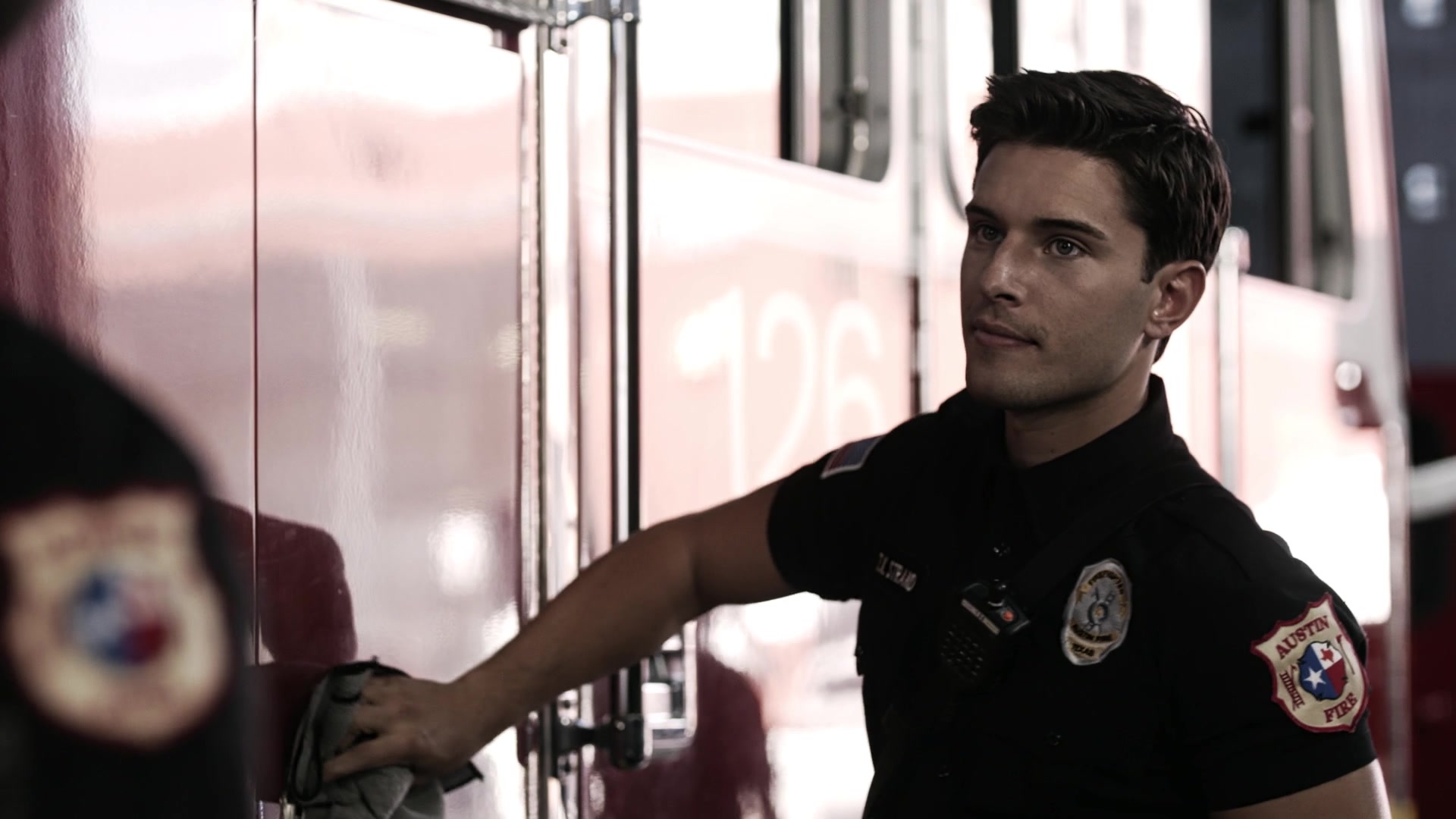 9-1-1_Lone_Star_S01E02_1080p_000250.jpg