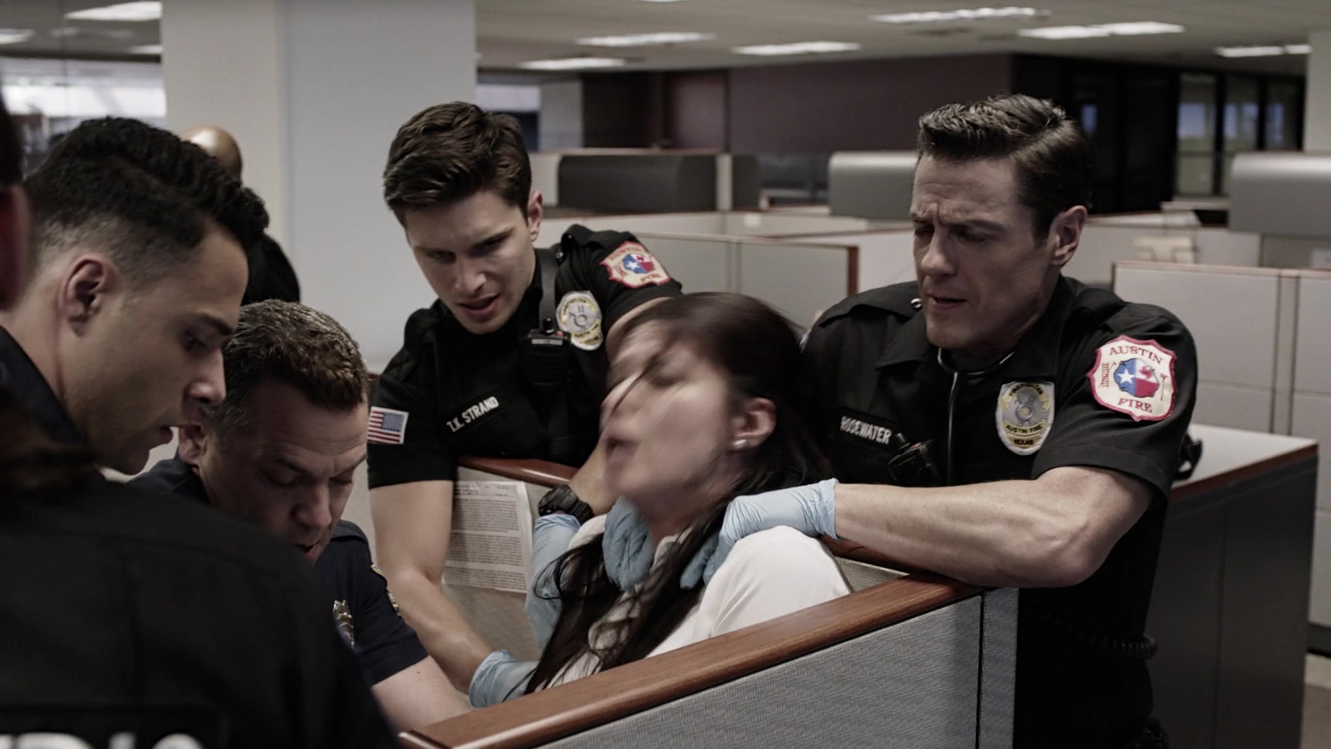 9-1-1_Lone_Star_S01E02_1080p_000870.jpg