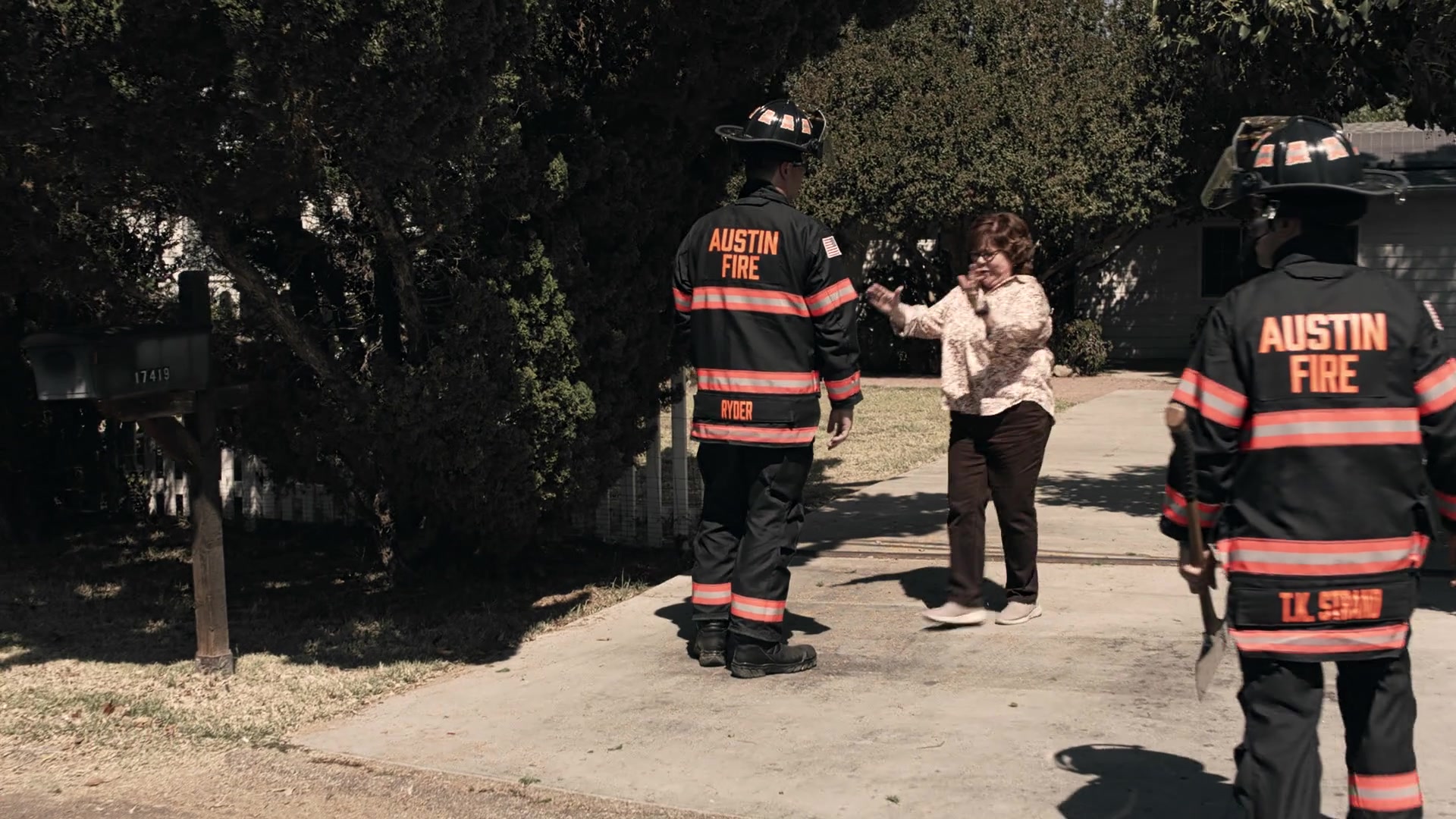 9-1-1_Lone_Star_S01E02_1080p_002657.jpg