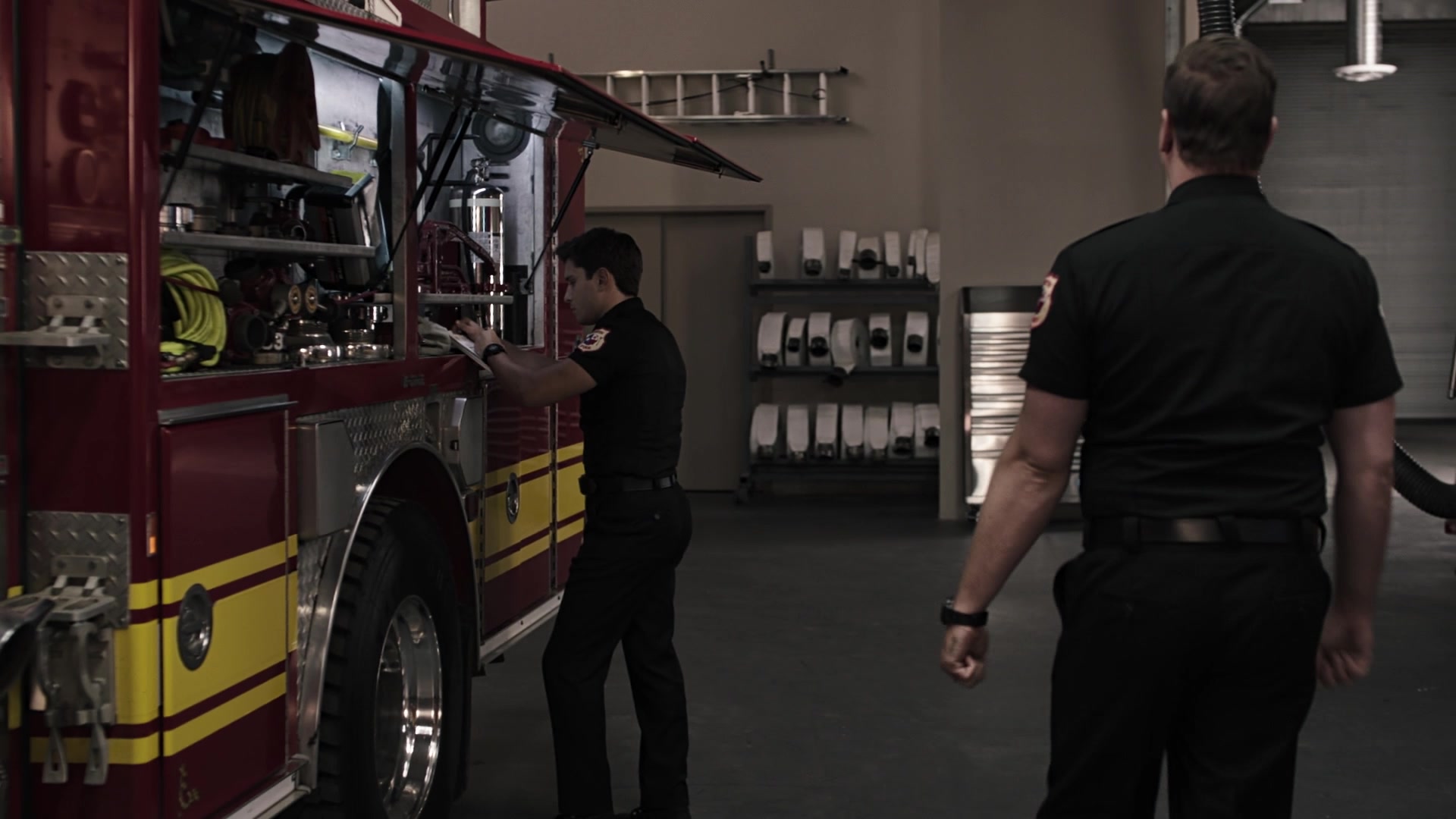9-1-1_Lone_Star_S01E03_1080p_004866.jpg