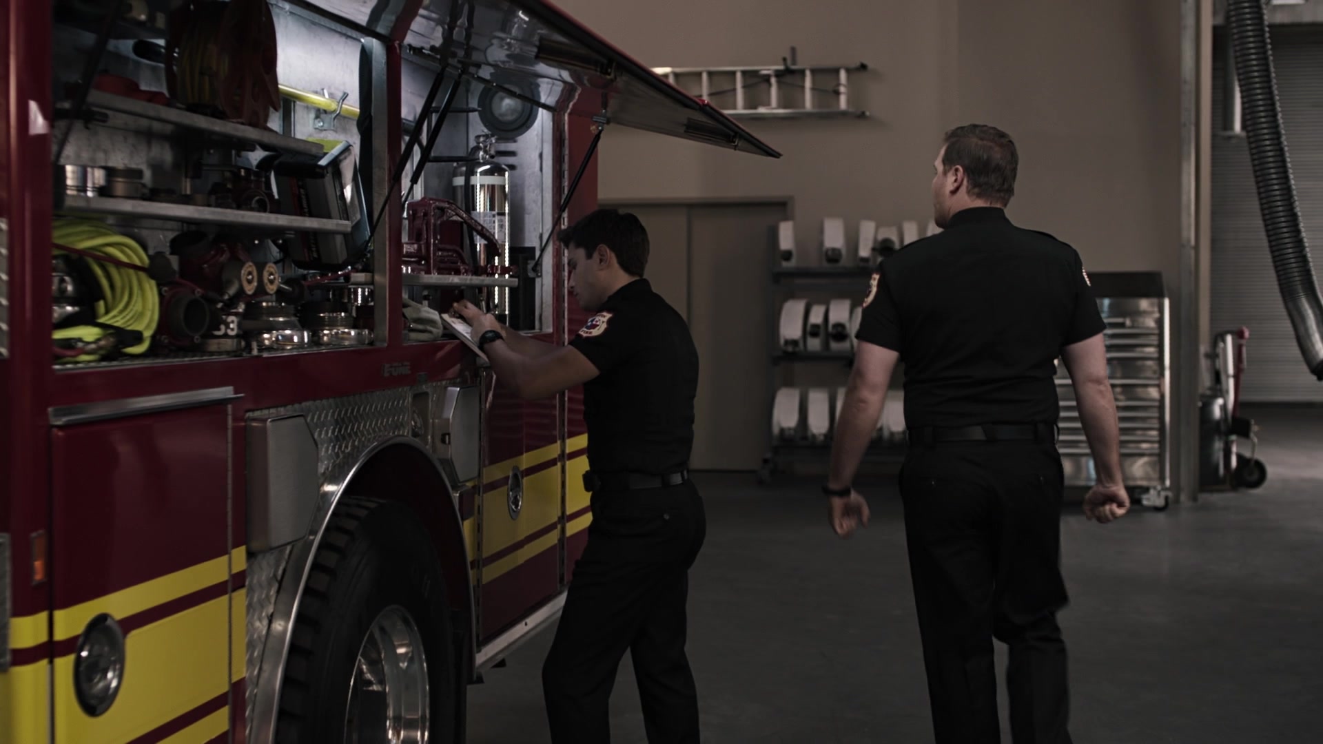 9-1-1_Lone_Star_S01E03_1080p_004870.jpg