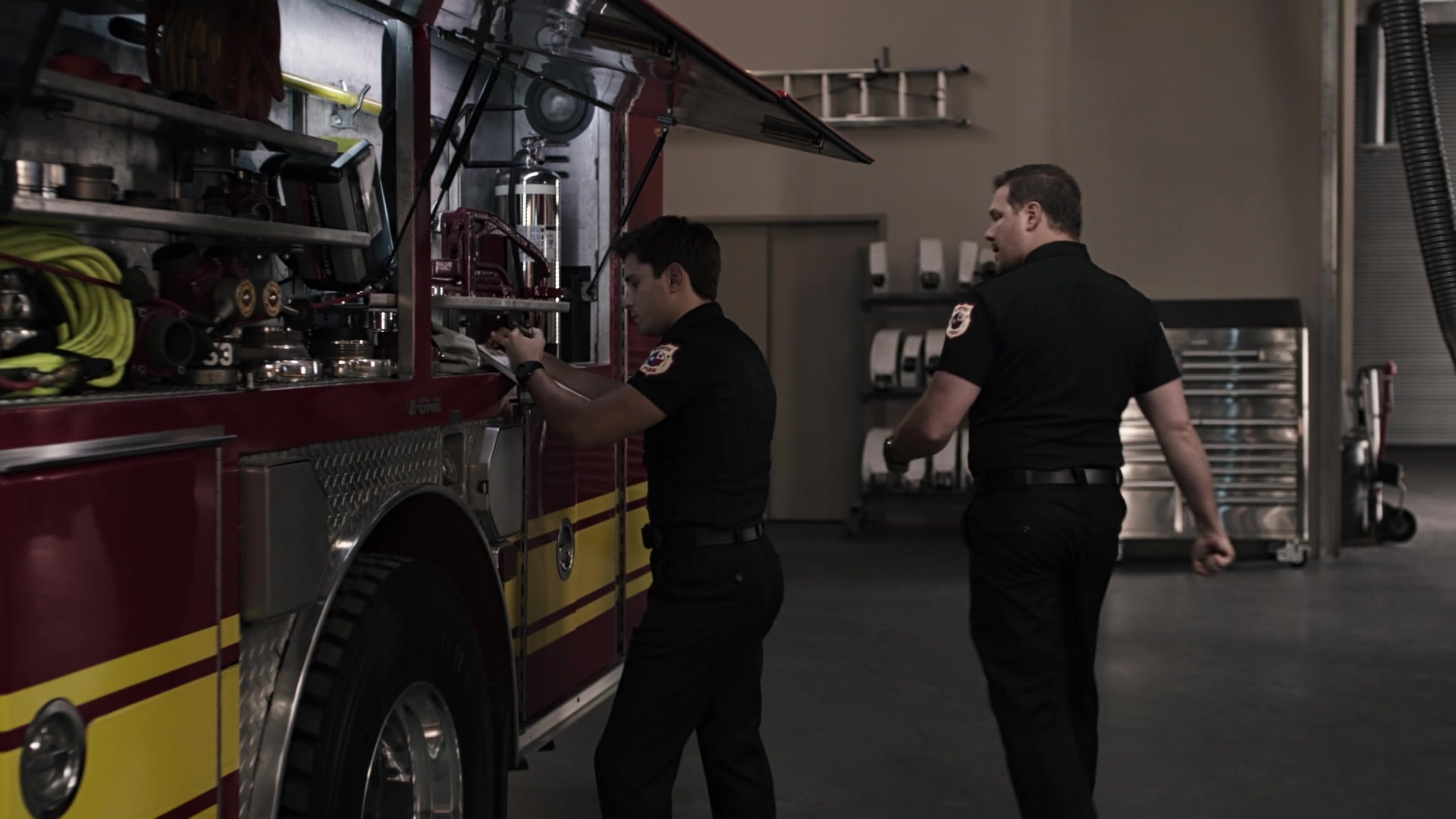 9-1-1_Lone_Star_S01E03_1080p_004871.jpg