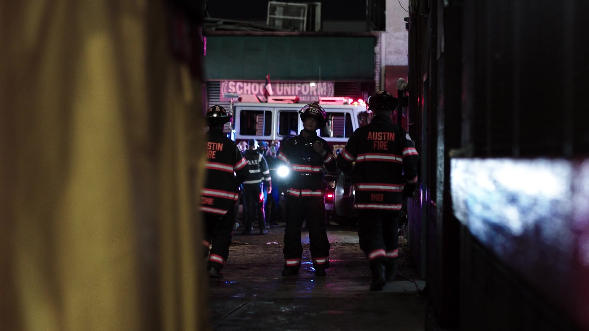 9-1-1_Lone_Star_S01E04_1080p_002183.jpg