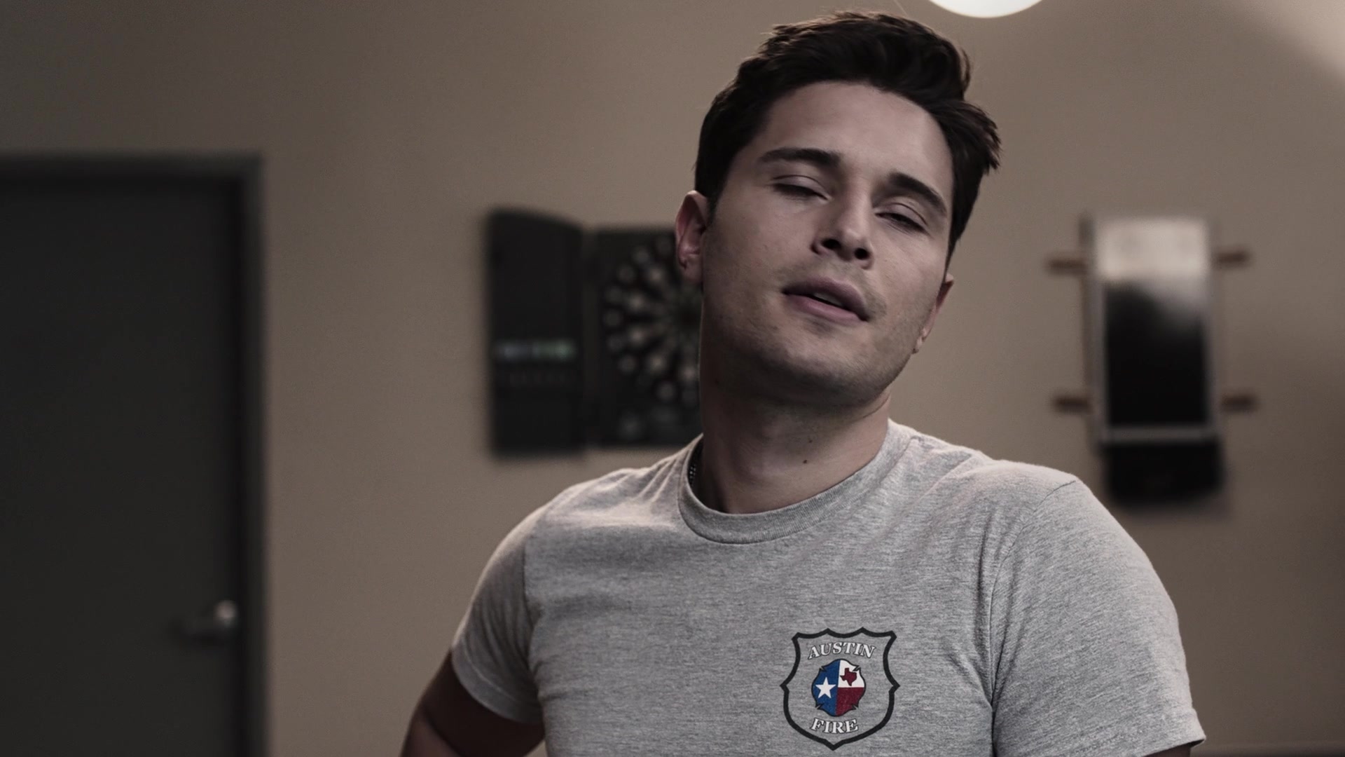 9-1-1_Lone_Star_S01E06_1080p_001844.jpg