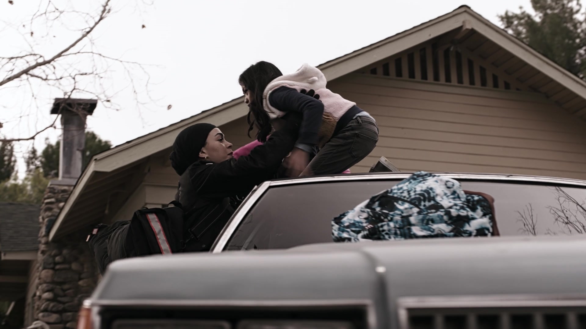 9-1-1_Lone_Star_S01E06_1080p_002454.jpg