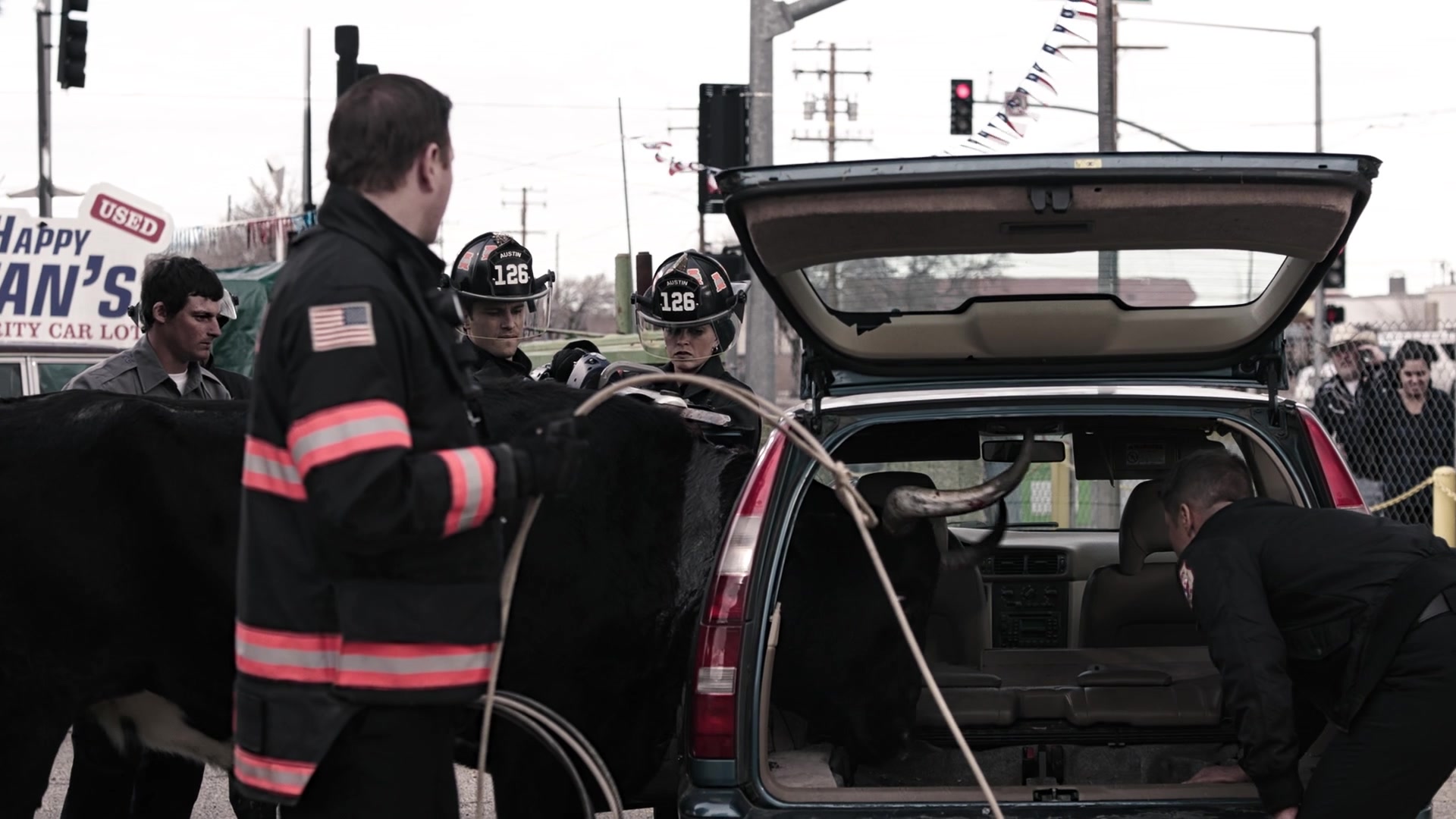 9-1-1_Lone_Star_S01E07_1080p_000819.jpg