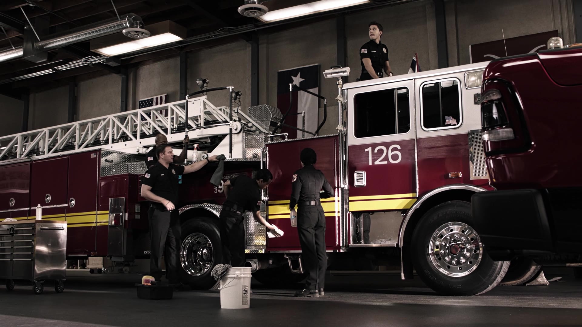 9-1-1_Lone_Star_S01E07_1080p_005118.jpg