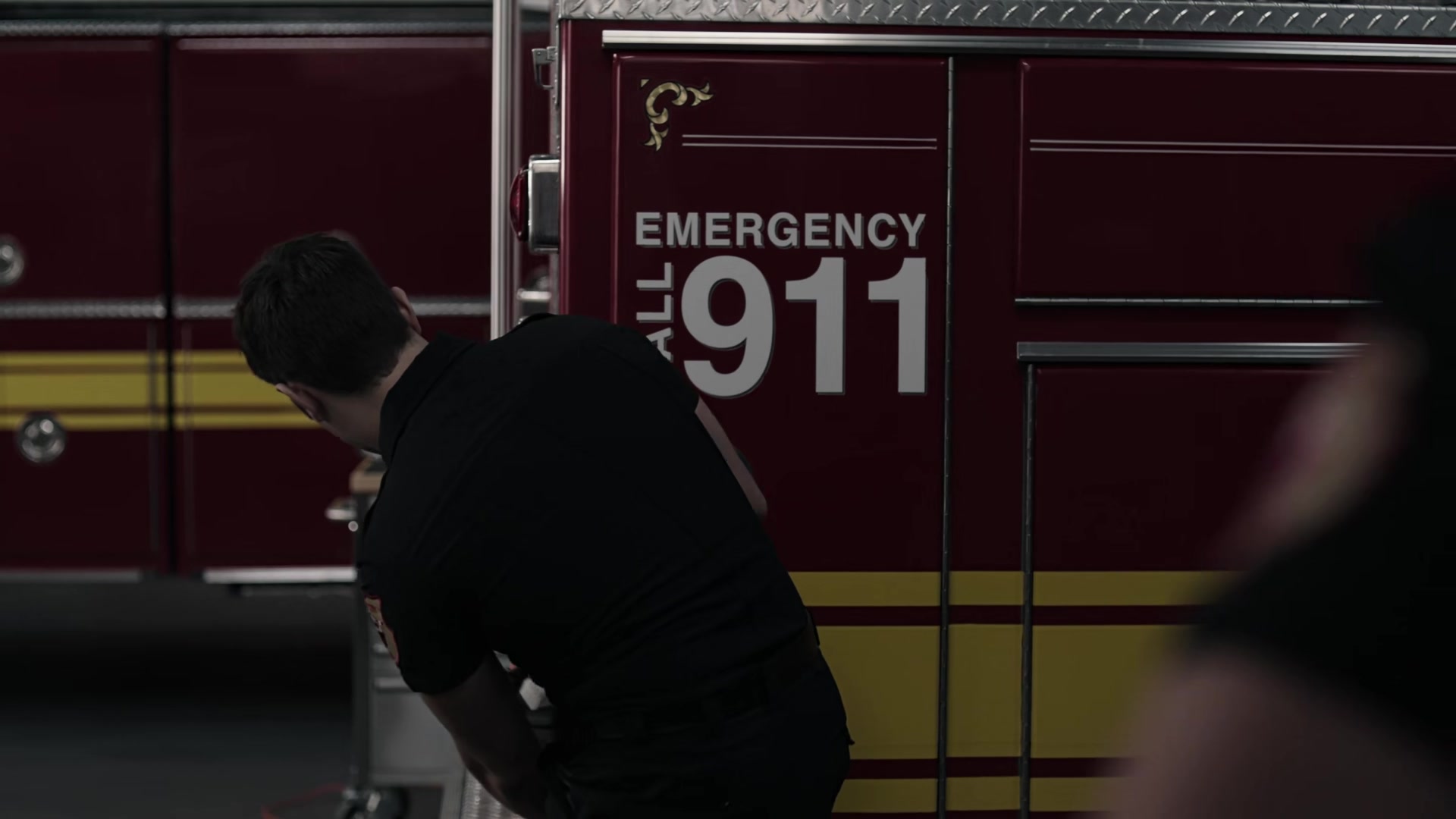 9-1-1_Lone_Star_S02E06_1080p_RRA_005339.jpg