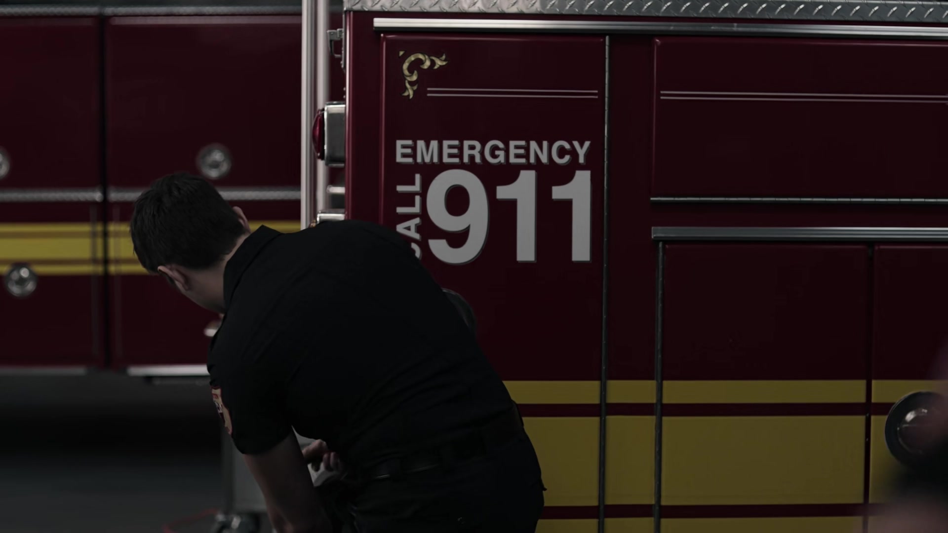 9-1-1_Lone_Star_S02E06_1080p_RRA_005340.jpg