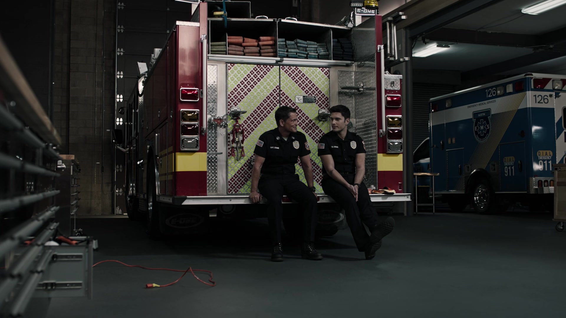 9-1-1_Lone_Star_S02E06_1080p_RRA_005763.jpg