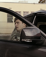 9-1-1_Lone_Star_S01E01_1080p_001801.jpg