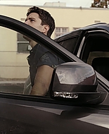 9-1-1_Lone_Star_S01E01_1080p_001803.jpg