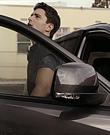 9-1-1_Lone_Star_S01E01_1080p_001804.jpg