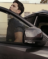 9-1-1_Lone_Star_S01E01_1080p_001805.jpg
