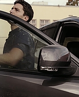 9-1-1_Lone_Star_S01E01_1080p_001806.jpg