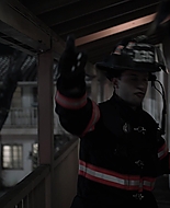 9-1-1_Lone_Star_S01E02_1080p_004763.jpg