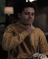 9-1-1_Lone_Star_S01E02_1080p_005245.jpg