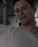 9-1-1_Lone_Star_S02E10_1080p_RRA_000505.jpg