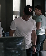 9-1-1_Lone_Star_S02E10_1080p_RRA_000531.jpg