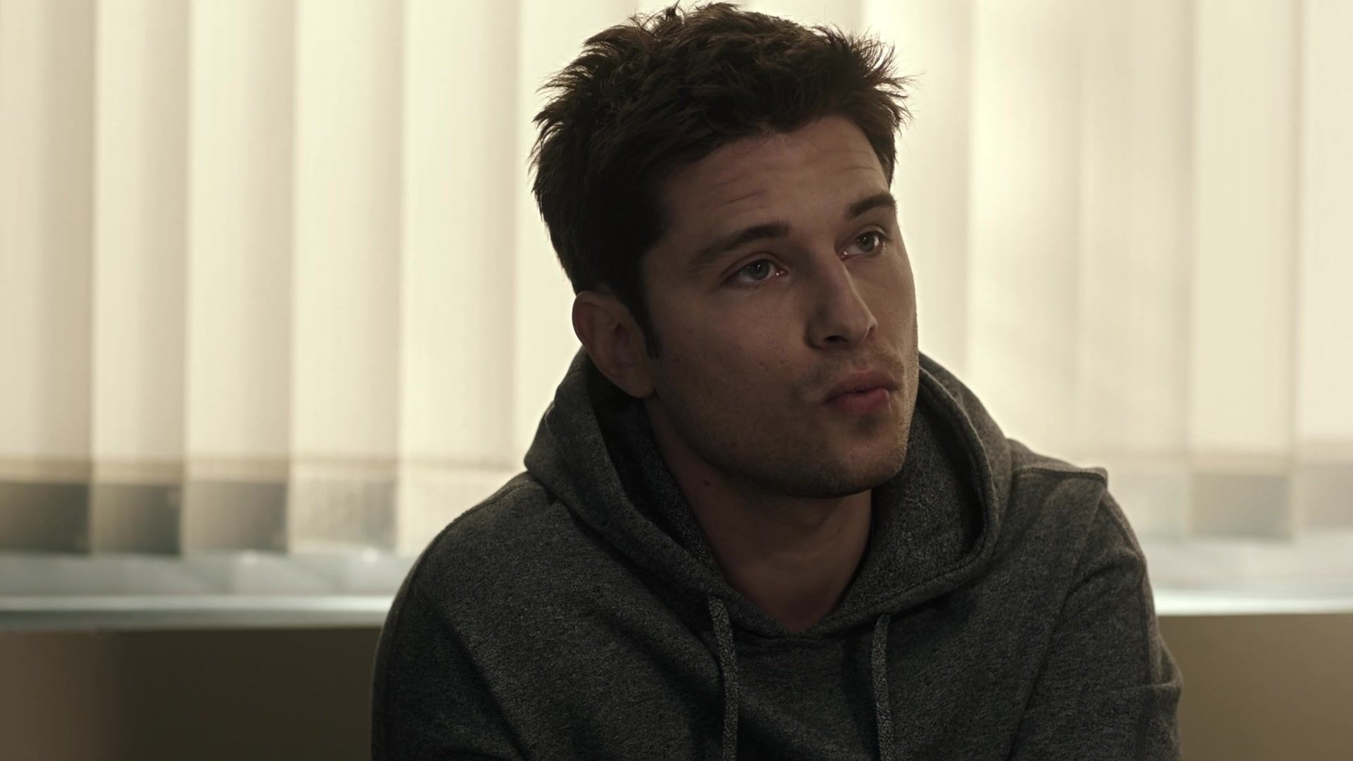 9-1-1_Lone_Star_S02E11_1080p_RRA_000261.jpg